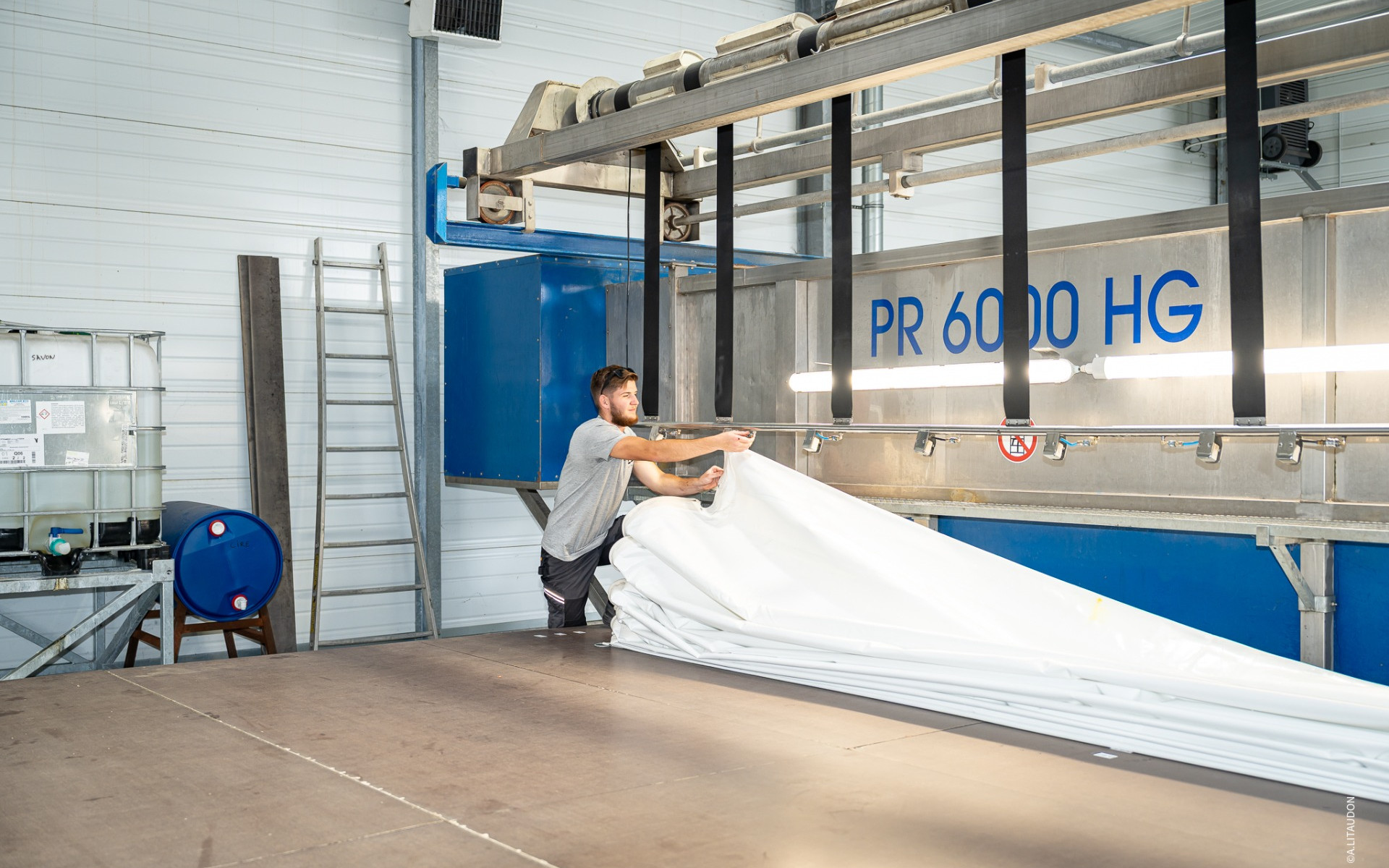 lavage baches toiles chapiteaux événements Lyon Mâcon